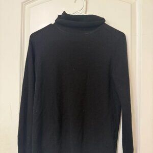 black everlane cashmere sweater turtleneck